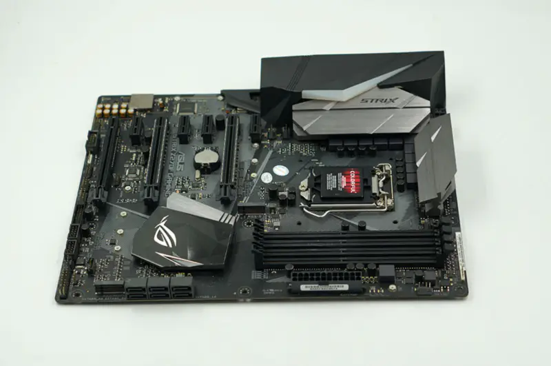 Základní deska Asus ROG STRIX Z270F GAMING pro stolní počítače