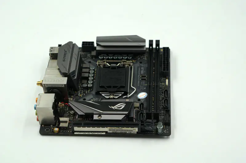 Základní deska Asus STRIX Z270I GAMING
