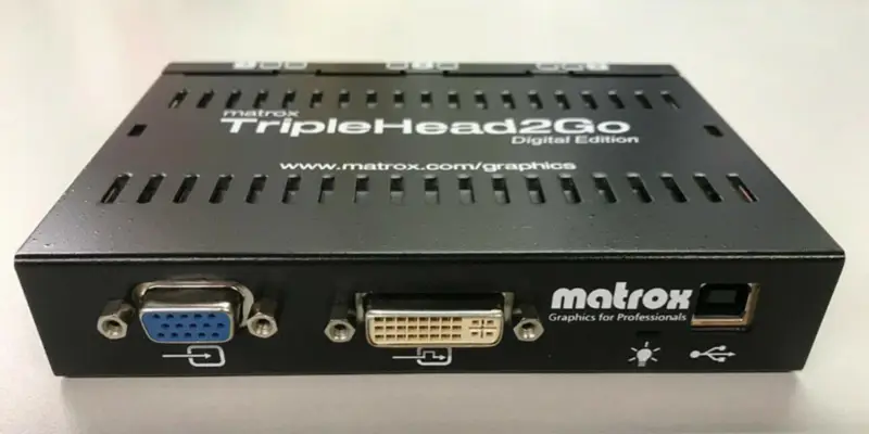 Adaptér Matrox TripleHead2Go Digital T2G-D3D-IF pro více monitorů