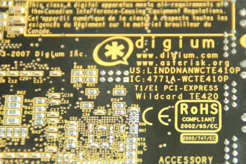 Asterisk TE420P TE420 4-portová digitální karta s portem E1/T1 PCI-Express Card