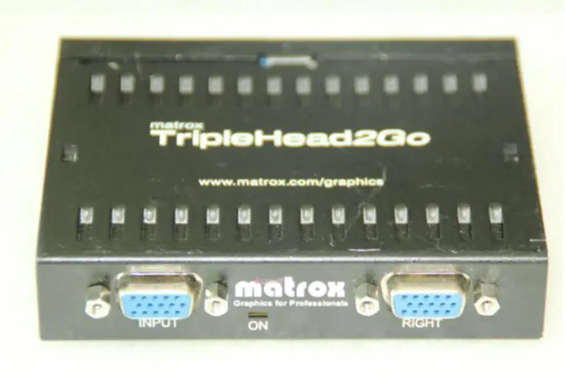 Adaptér Matrox TripleHead2Go pro více digitálních displejů