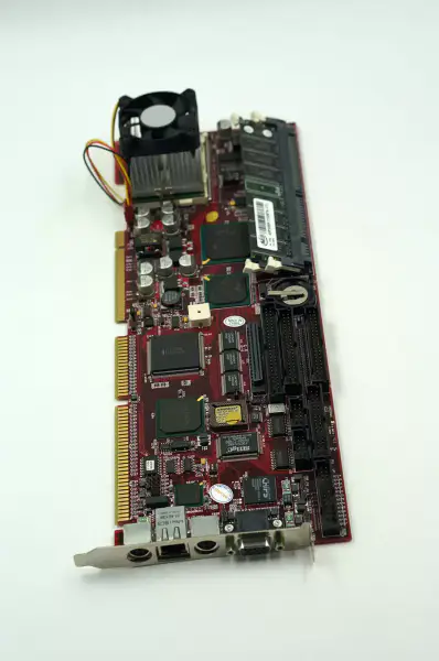 Crystal V10308 REV. 1.2 Socket 370 Intel 440BX čipset Pentium III LAN VGA SCSI rozhraní základní deska