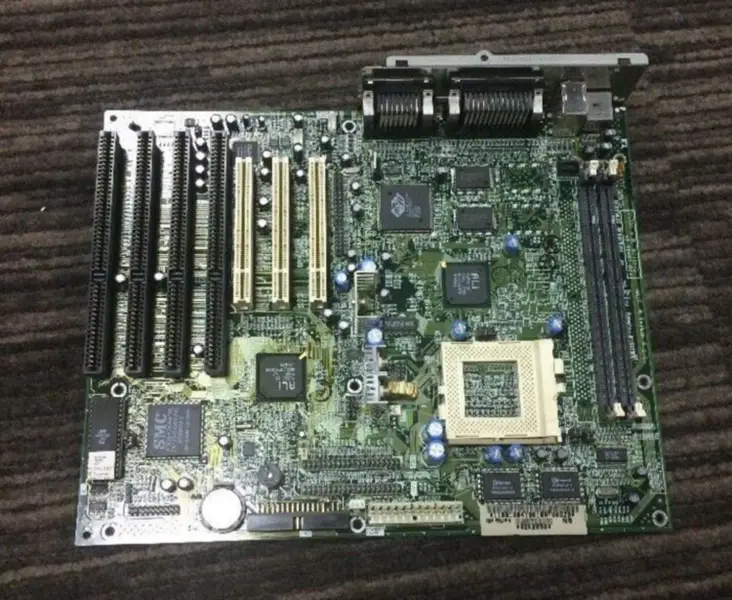 IBM Lenovo Socket 7 V58XA 10L6653 se základní deskou 4-ISA Server