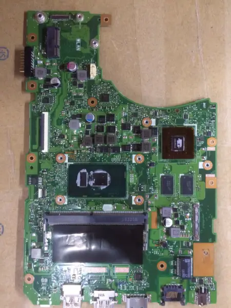 Základní deska Asus X556UV