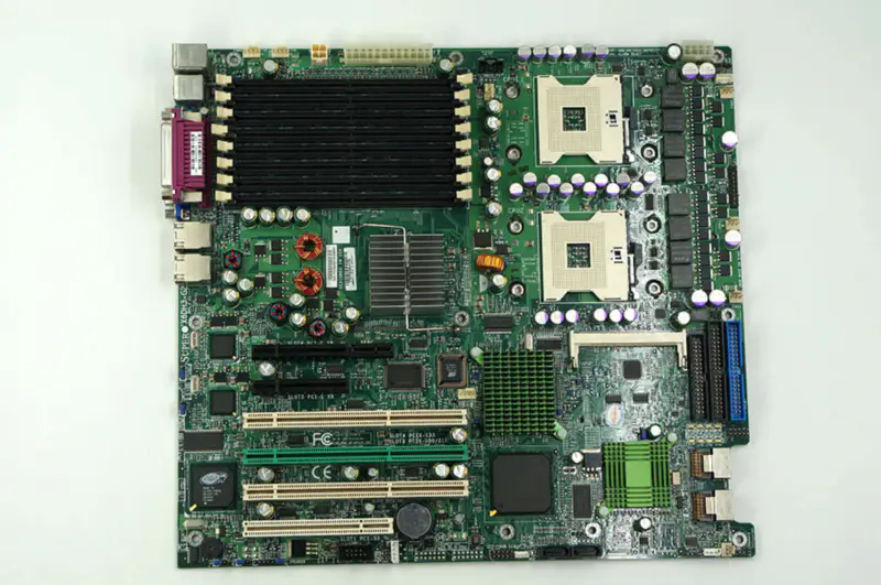 Serverová deska SuperMicro X6DH3-G2 s 8 porty SAS Duplex RAID 604