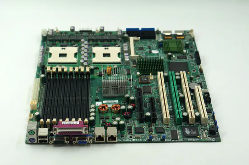 Serverová deska SuperMicro X6DH3-G2 s 8 porty SAS Duplex RAID 604