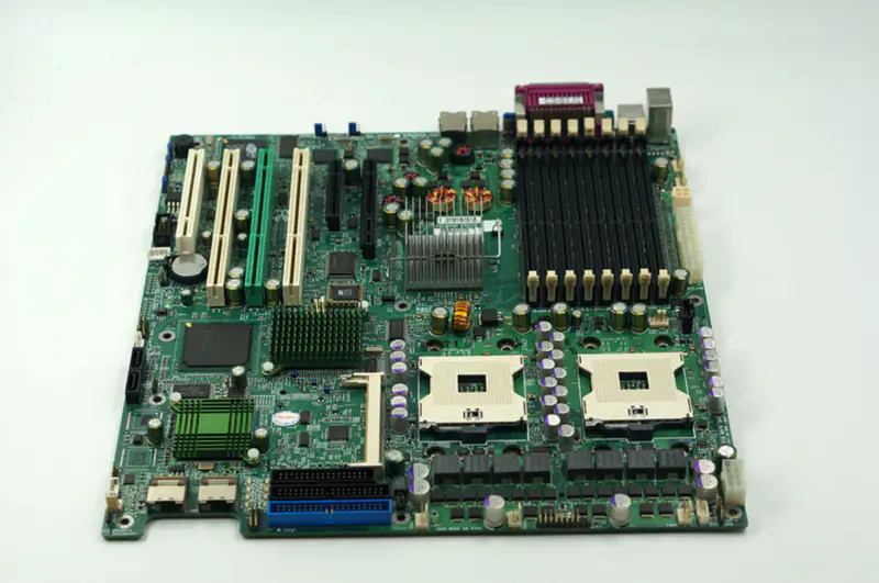 Serverová deska SuperMicro X6DH3-G2 s 8 porty SAS Duplex RAID 604