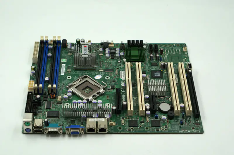 Serverová základní deska Supermicro X7SBE