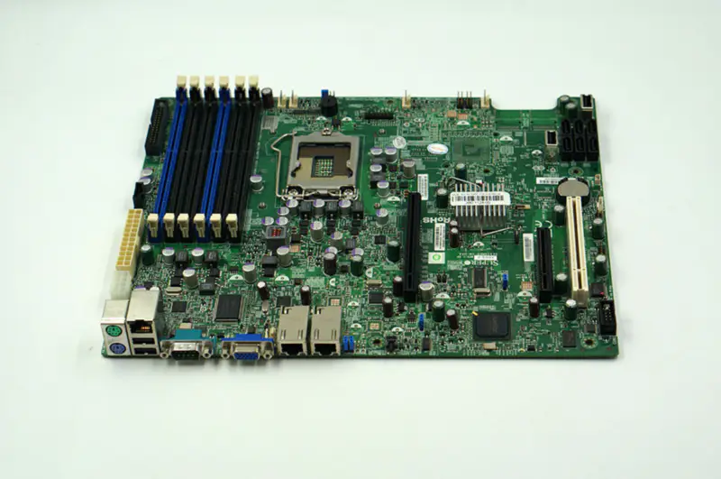 SuperMicro X8SIE-F LGA1156 Základní deska pro jeden server Čipová sada S3420 6 paměťových slotů Duální gigabitová síť LAN
