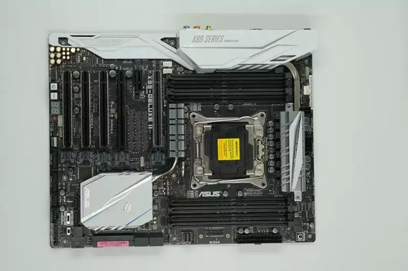 Asus X99-DELUXE II Základní deska pro stolní počítače X99 Socket LGA 2011-V3 i7 X DDR4 128G ATX UEFI BIOS