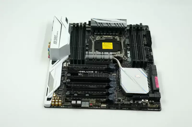 Asus X99-DELUXE II Základní deska pro stolní počítače X99 Socket LGA 2011-V3 i7 X DDR4 128G ATX UEFI BIOS