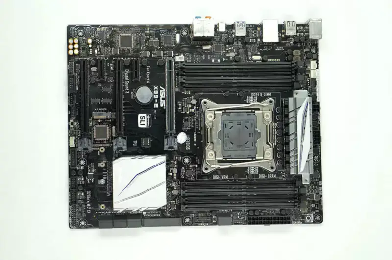 Základní deska Asus X99-E