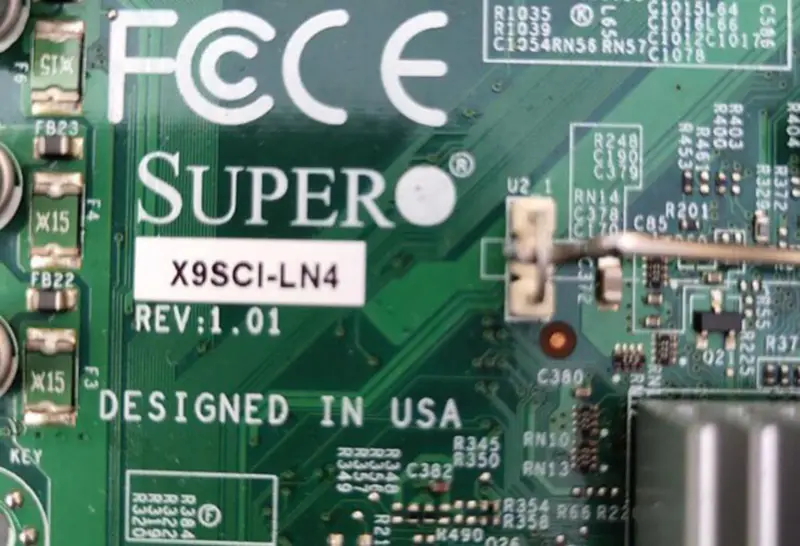 Základní deska SuperMicro X9SCI-LN4F Quad Server podporuje CPU v2