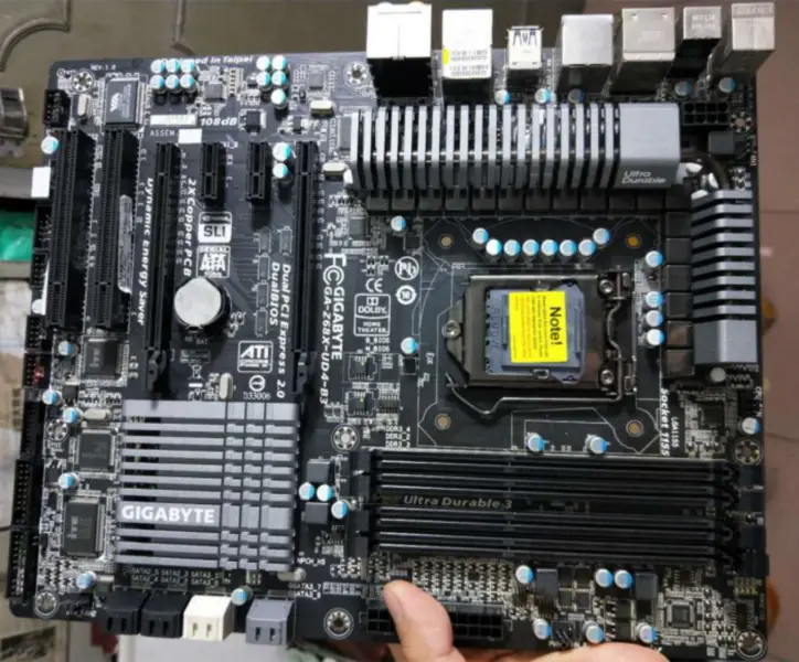 Gigabyte GA-Z68XP-UD4-B3 Základní deska Z68XP-UD4 Z68 LGA 1155 i3 i5 i7 DDR3 32G SATA3 USB3.0 ATX