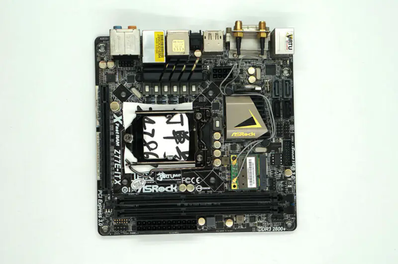 Základní deska Asrock Z77E-ITX Z77 LGA1155 Mini-ITX