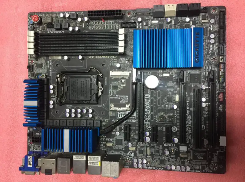 Základní deska Gigabyte GA-Z77X-UD5H LGA 1155 DDR3
