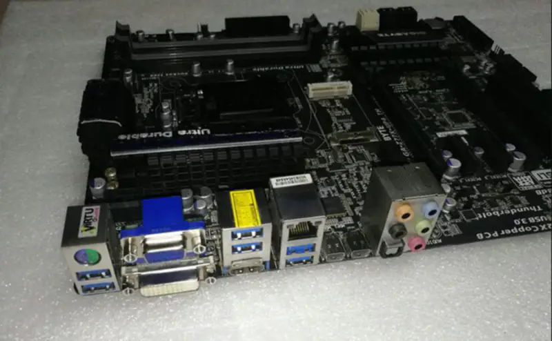 Základní deska Gigabyte Z77X-UP4 TH