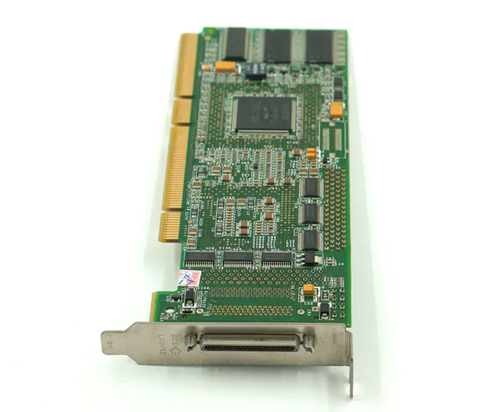 ADAPTEC ASR-2120S/64MB 320MB SCSI RAID karta pro ADAPTEC