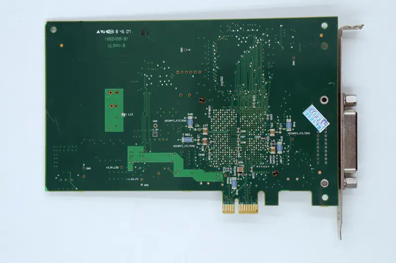 Akviziční karta NI PCIe-GPIB
