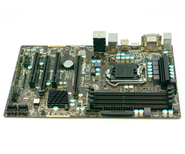 Základní deska Asrock B75 PRO3 pro platformu LGA1155 s pevným diskem