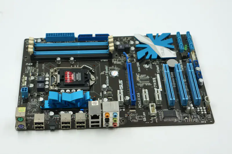 Základní deska Asus P7H55