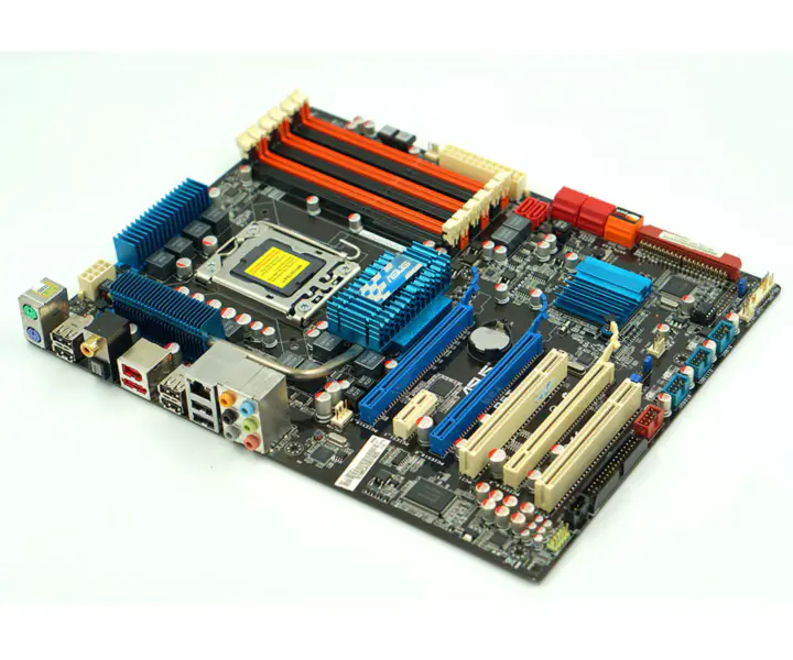 Základní deska Asus P6T X58 LGA 1366 24G ATX
