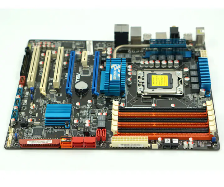 Základní deska Asus P6T X58 LGA 1366 24G ATX