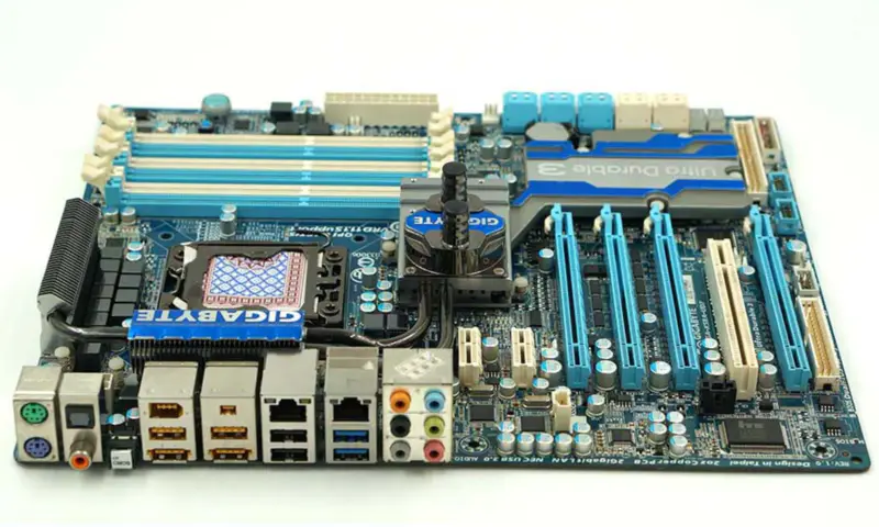 Gigabyte GA-X58A-UD7 X58A-UD7 základní deska 1366 pin X58 USB3 L5639 L5520