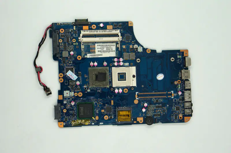Základní deska Toshiba L500 L550 L555 LA-4982P GM45 PGA-989