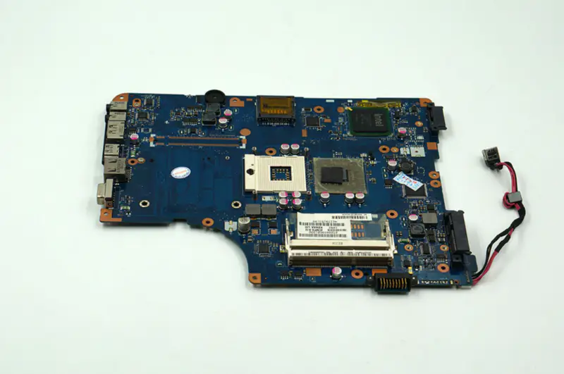 Základní deska Toshiba L500 L550 L555 LA-4982P GM45 PGA-989