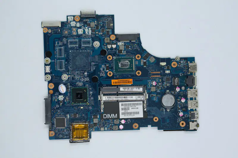 Základní deska Dell 0NJ7D4 NJ7D4 VAW11 LA-9102P 17 3721 Intel Pentium 2117U