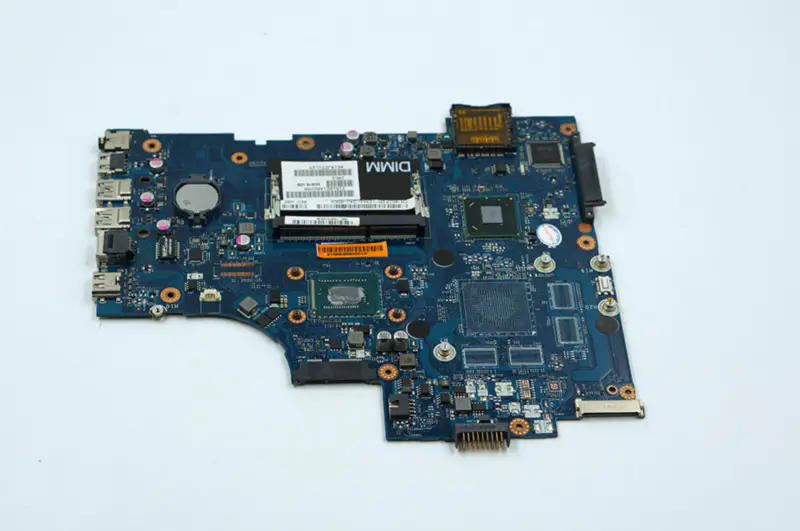 Základní deska Dell 0NJ7D4 NJ7D4 VAW11 LA-9102P 17 3721 Intel Pentium 2117U
