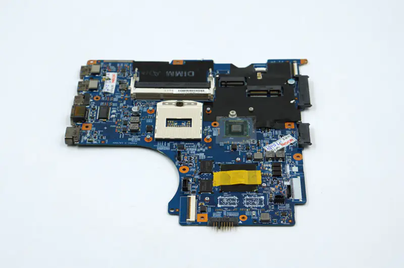 Základní deska Lenovo LM440T V4400 90004951 48.4L408.01M 12306-1M s procesorem GT740M