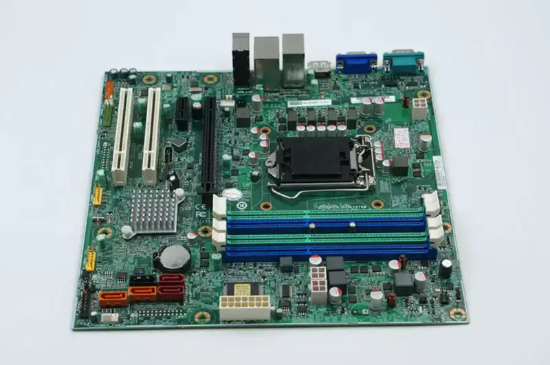 Základní deska Lenovo M6300T M6400T M92 M8400T E31 A8000T Desktop IS7XM