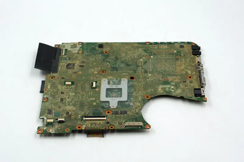 Základní deska Toshiba A000079130 L655D DA0BL7MB6E0 s1