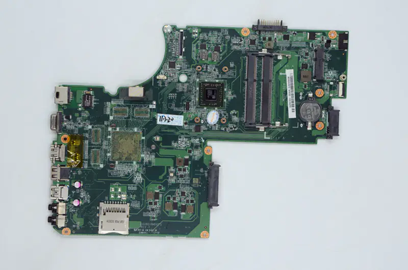 Toshiba A000243950 DA0BD9MB8F0 L75D Základní deska